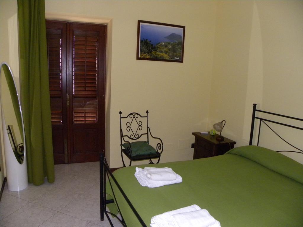 Case Vacanze Albamarina Lipari  Rom bilde